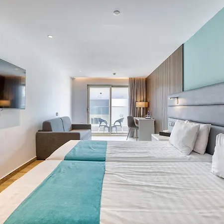 Hotel Solana & 4*