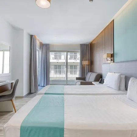 Отель Solana & 4*