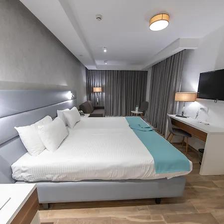 索拉娜温泉酒店 4*